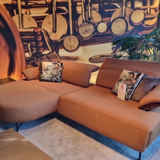 Himolla sofa met brede lounge en zitdiepte aanpassing - 1